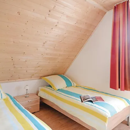 Semesterbostad 5 Altefähr
